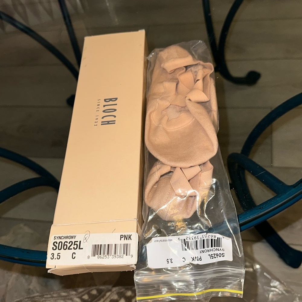 Women’s ballet shoes